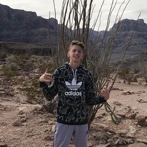 Meet your Posher, Mitchell